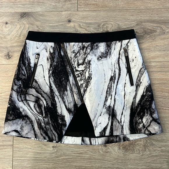 ZARA Basic Marble Asymmetric Zip Moto Mini Skirt Size Medium - Picture 3 of 15